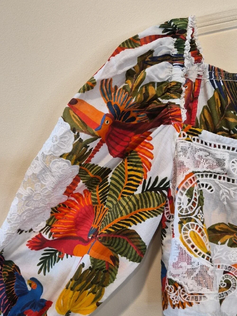 FARM Rio Cotton White Tropical Parrot Lace-Trim Puff Sleeve Crop Blouse